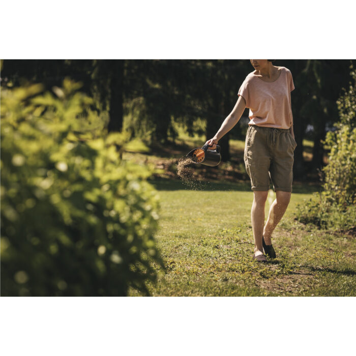 1057076_Gardening_Action_Solid_Spreader_4