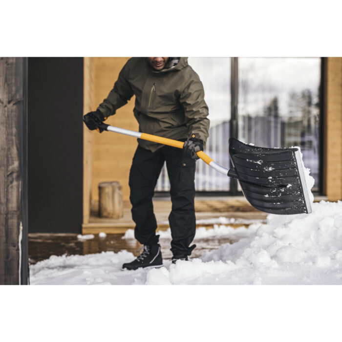 Fiskars_Action_Xseries_pusher_curved_1057186_02